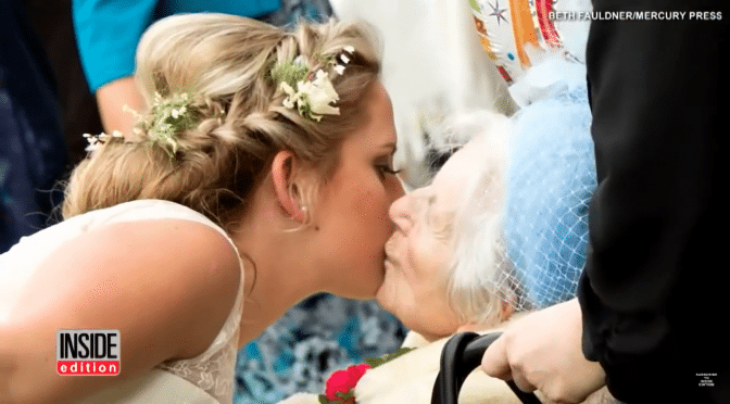 Hun fikk være brudepike for sitt barnebarn på 100 årsdagen sin, det er det ikke mange som får oppleve!