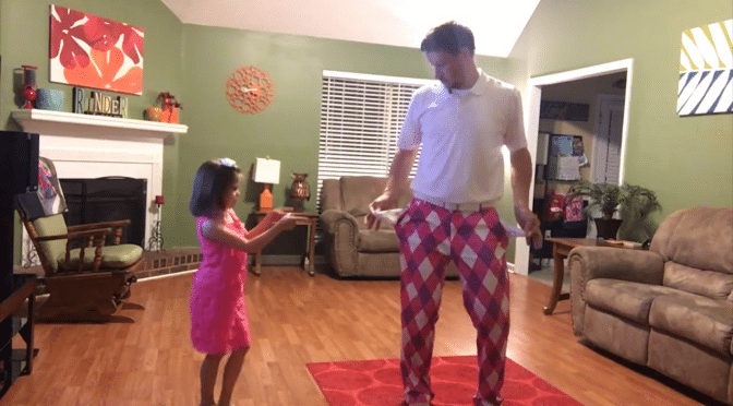 Far og datter viser oss en forrykende danseoppvisning, så gøy å se.