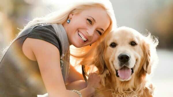 Kvinner som elsker hunder er de beste kjærestene – her ser du hvorfor!