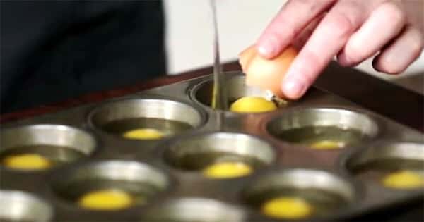 Knekk eggene i muffinsformen – og la ovnen gjøre jobben, du kommer til å elske dette!