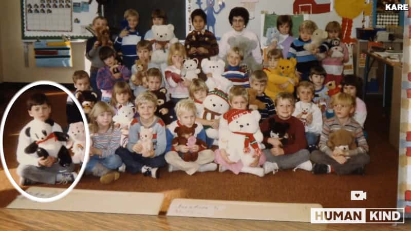 Etter 30 år ser barnehagetanten et kjent ansikt på TV, da sendte hun et brev – se den hjertevarmende gjenforeniningen!