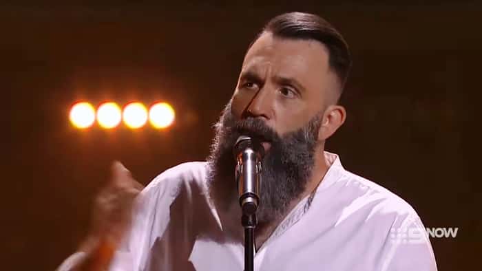 Den tidligere rusmisbrukeren tropper opp i The Voice – ingen hadde forventet seg dette!